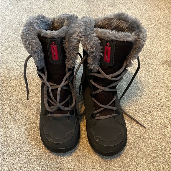 Columbia youth snow boots, size 4 - Picture 1 of 5